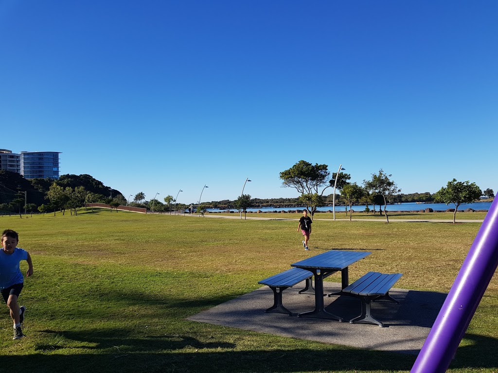 Twin Town Public Park | park | 201 Boundary St, Coolangatta QLD 4225, Australia