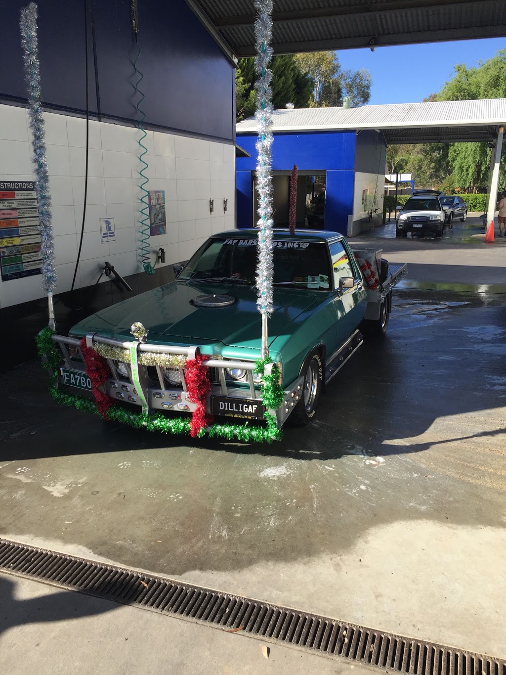 Castlemaine Carwash | car wash | 17 Elizabeth St, Castlemaine VIC 3450, Australia | 0354722707 OR +61 3 5472 2707