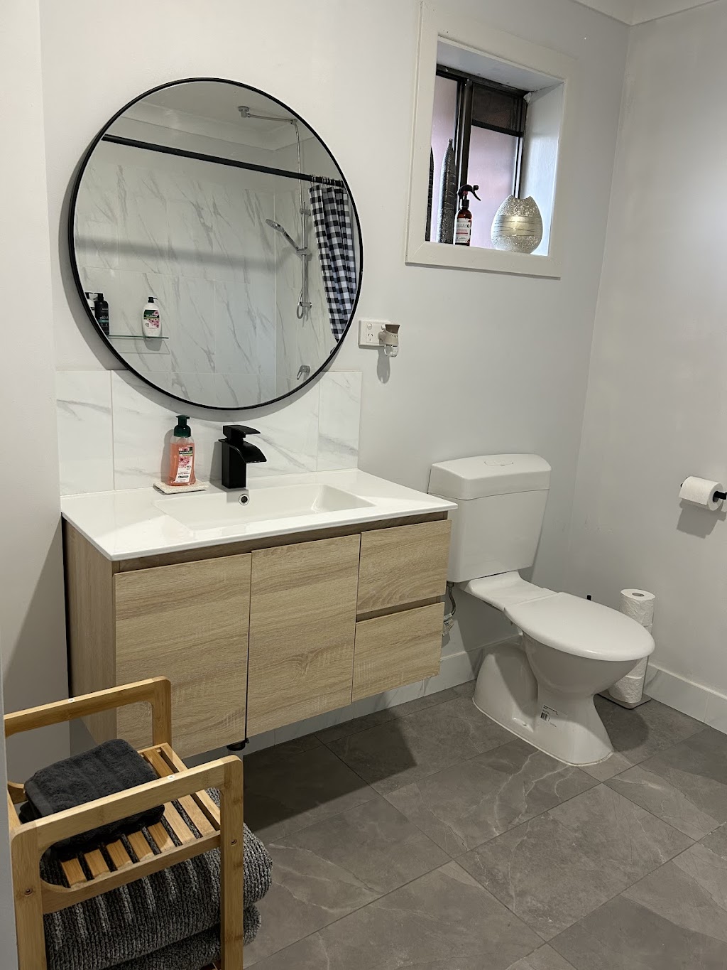 Clermont Guest House (Pet Friendly) | 3 Odonnell Ct, Clermont QLD 4721, Australia | Phone: 0447 393 344