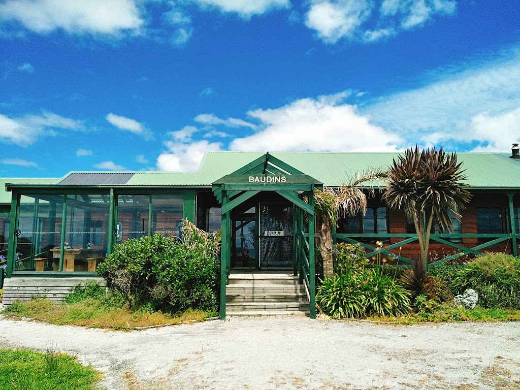 Baudins Accommodation | 125 The Esplanade, Naracoopa TAS 7256, Australia | Phone: (03) 6461 1110