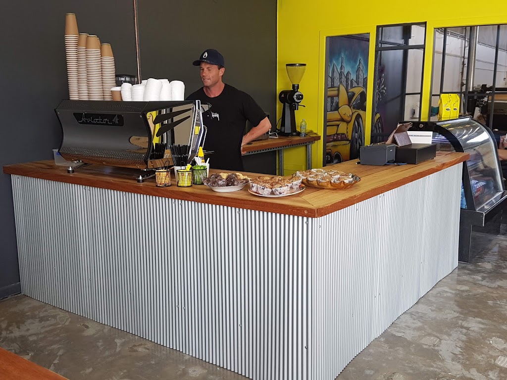 Livin Coffee | food | 35 Nankeen Ave, Paradise Point QLD 4216, Australia | 0415114040 OR +61 415 114 040