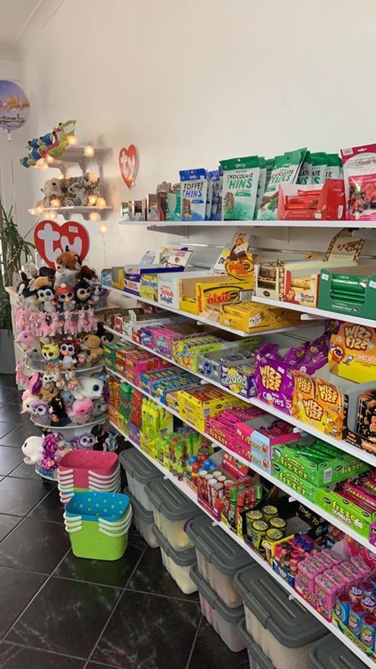 Tanilba Bay Balloons & Candy | home goods store | Shop 13/61 President Wilson Walk, Tanilba Bay NSW 2319, Australia | 0402902750 OR +61 402 902 750
