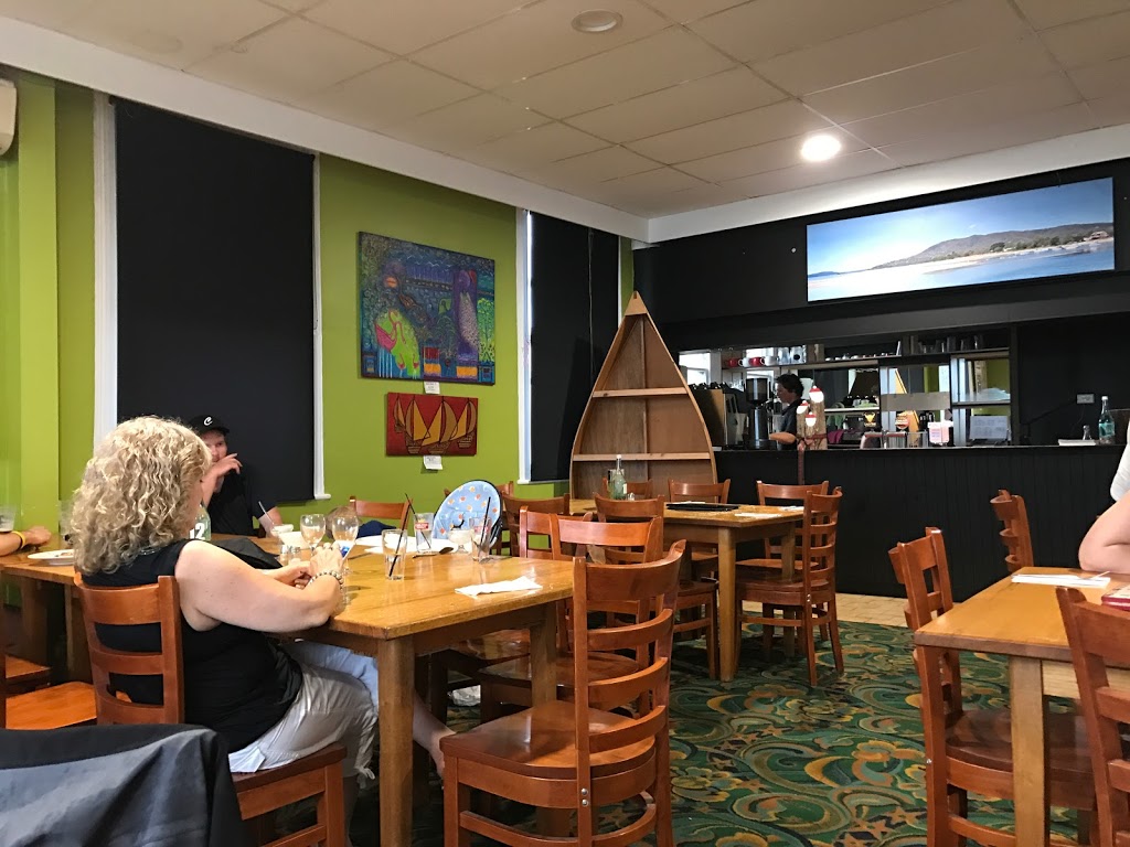 Paynesville Hotel | 75 Esplanade, Paynesville VIC 3880, Australia | Phone: (03) 5156 6442