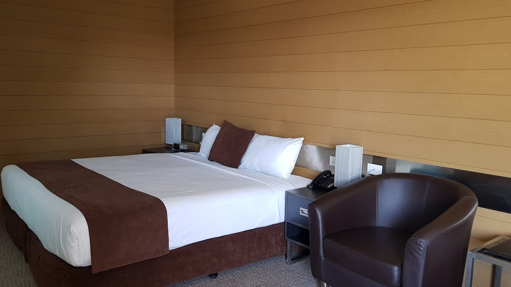 Moura Meridian Motel | lodging | 29 Dawson Hwy, Moura QLD 4718, Australia | 0749976100 OR +61 7 4997 6100