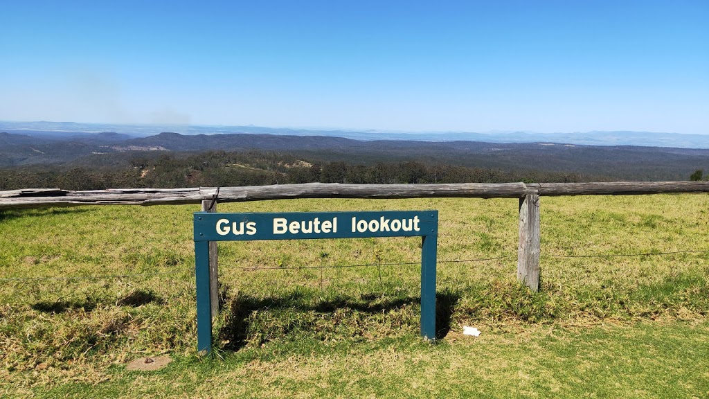 Gus Beutel Lookout | park | National Park Rd, Palmtree QLD 4352, Australia