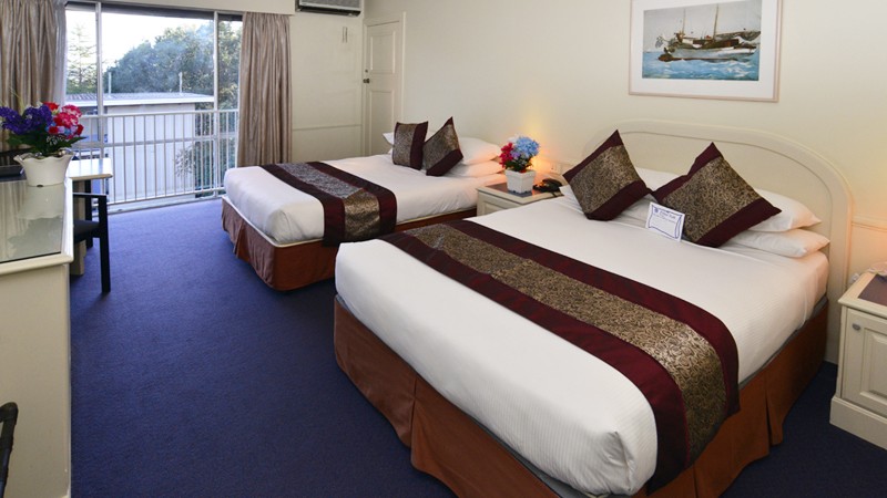 Twin Towers Inn | 260-264 Pacific Hwy, Greenwich NSW 2065, Australia | Phone: (02) 9439 1388