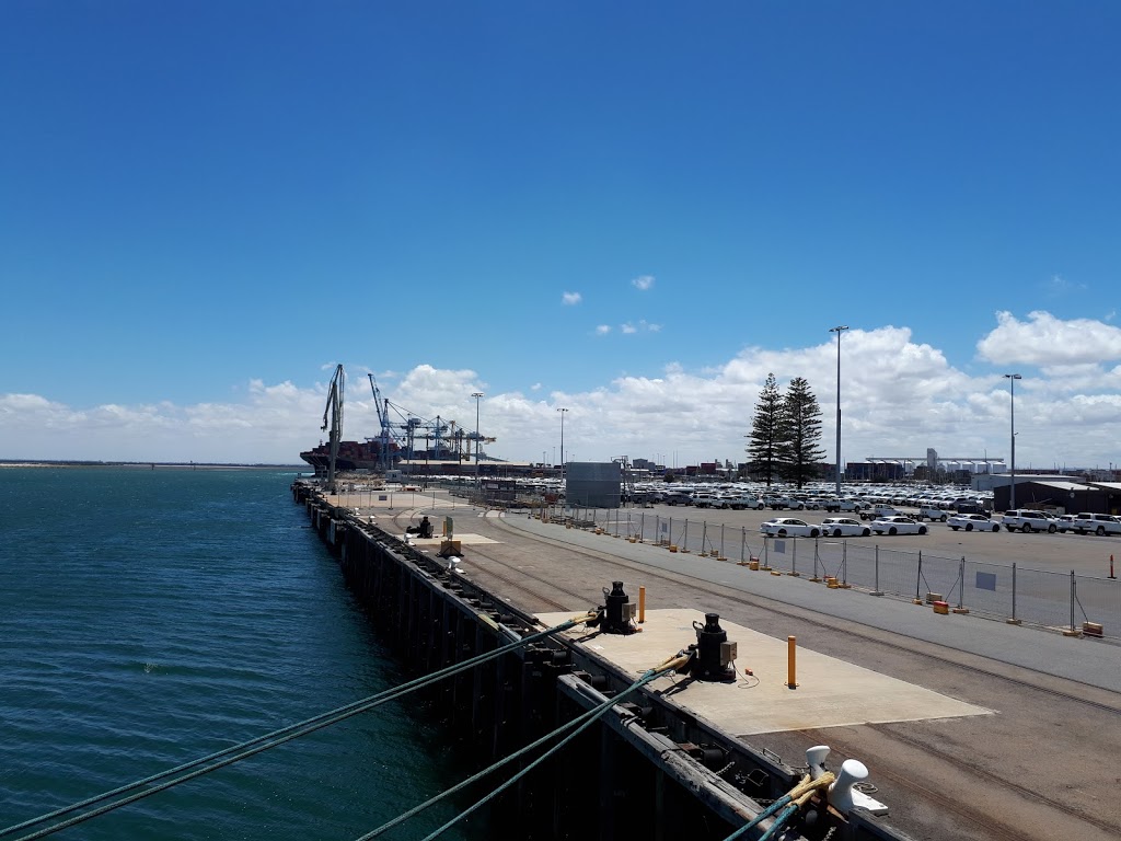 Port Adelaide Passenger Terminal |  | 16 Oliver Rogers Rd, North Haven SA 5018, Australia | 0884470600 OR +61 8 8447 0600