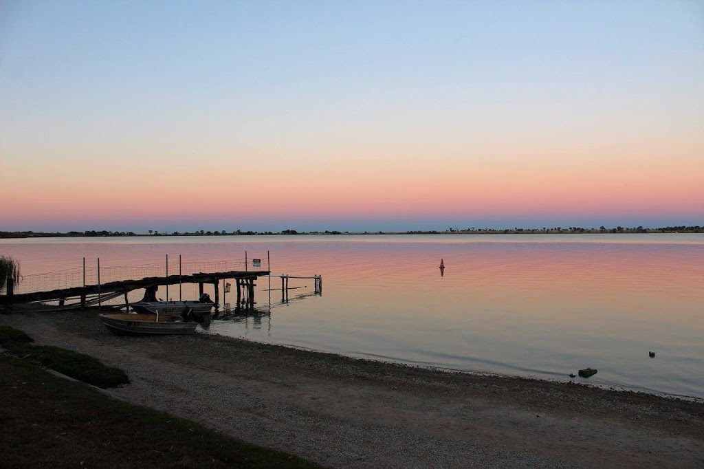Pelican Waters Lake Charm | campground | Benjeroop-Lake Charm Rd & Boat Ramp Road, Lake Charm VIC 3581, Australia | 0354579318 OR +61 3 5457 9318