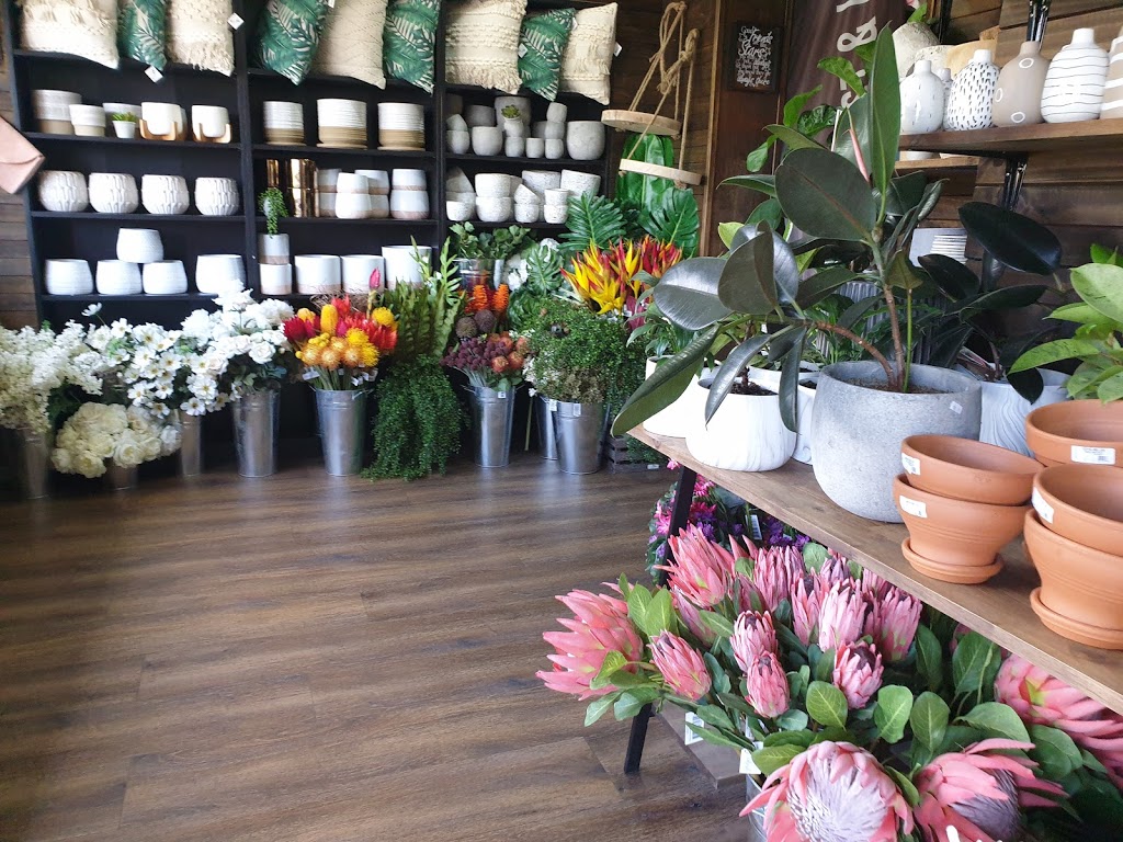 Le Sorelle Coffee House & Florist | florist | 52 Richmond Rd, Bowen QLD 4805, Australia | 0747861206 OR +61 7 4786 1206