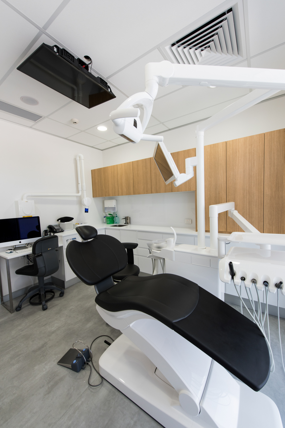 Coomera Dental Centre | dentist | EC Shopping Village, Building D Shop 2/334 Foxwell Rd, Coomera QLD 4209, Australia | 0755804811 OR +61 7 5580 4811