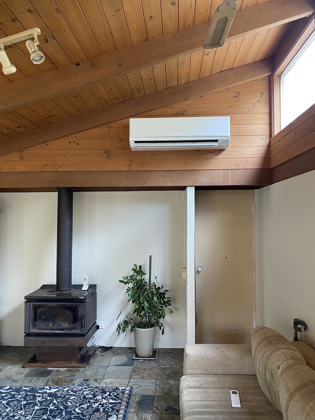 New Gisborne Electrical & Air Conditioning Services | electrician | 153 Barringo Rd, New Gisborne VIC 3438, Australia | 0410033070 OR +61 410 033 070