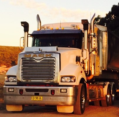 Davidge Transport Temora | 34 Goldfields Way, Temora NSW 2666, Australia | Phone: 0459 771 427