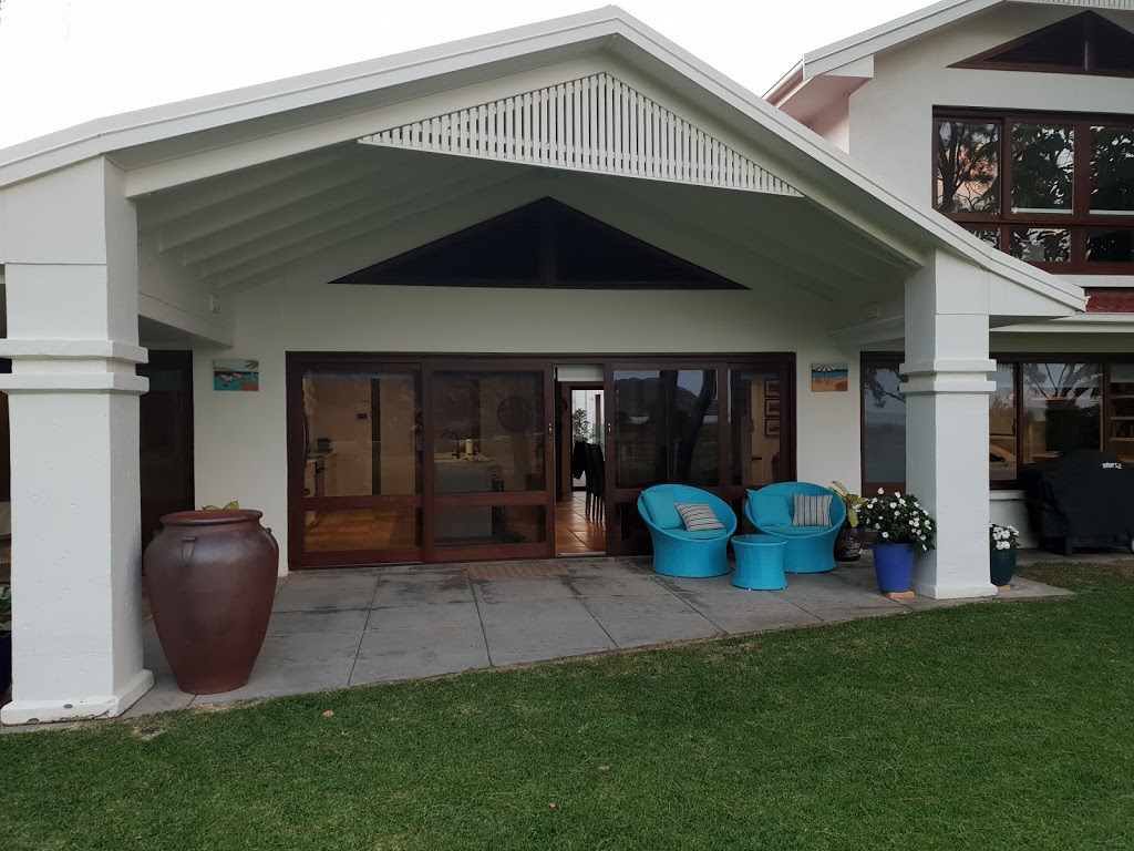 OnShore Beach House | lodging | 17 Shell Cove Ln, Korora NSW 2450, Australia | 0408657171 OR +61 408 657 171