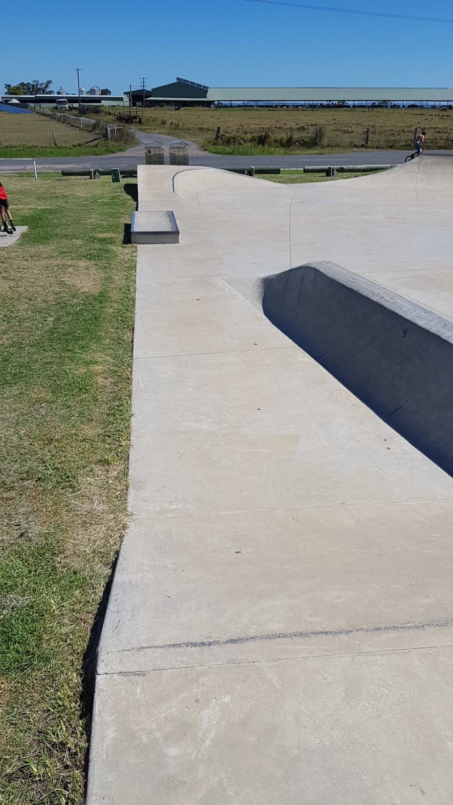 Wallalong Skate Park | 19 Morpeth St, Wallalong NSW 2320, Australia | Phone: (02) 4980 0255