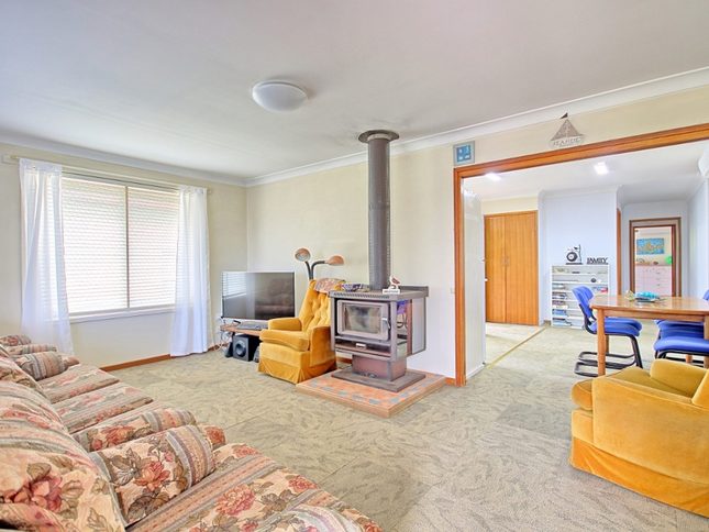 Seagrass Holiday House | lodging | 16 Currambene St, Huskisson NSW 2540, Australia | 0244417771 OR +61 2 4441 7771