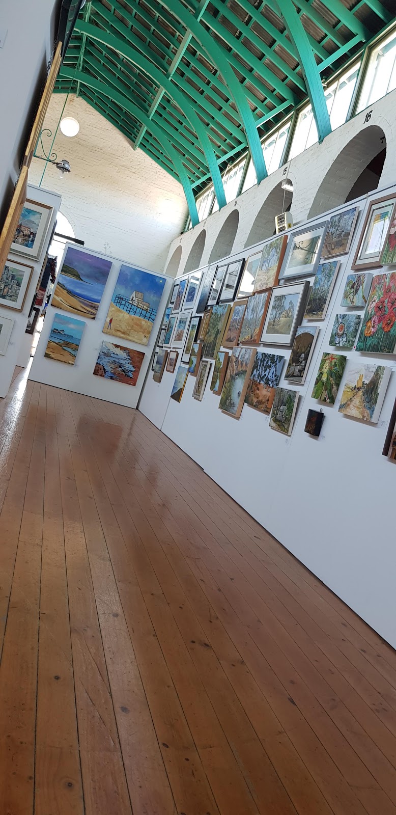 Castlemaine Art HQ: Mt Alexander Shire Creative Registry | art gallery | 1/101 Mostyn St, Castlemaine VIC 3450, Australia | 0354722225 OR +61 3 5472 2225