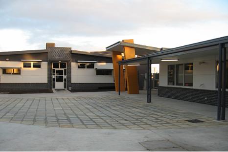 Sunshine Harvester Primary School | school | 132 Hertford Rd, Sunshine VIC 3020, Australia | 0393111234 OR +61 3 9311 1234