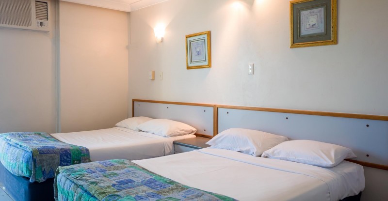 Cairns Holiday Lodge | lodging | 259 Sheridan St, Cairns North QLD 4870, Australia | 0740525000 OR +61 7 4052 5000