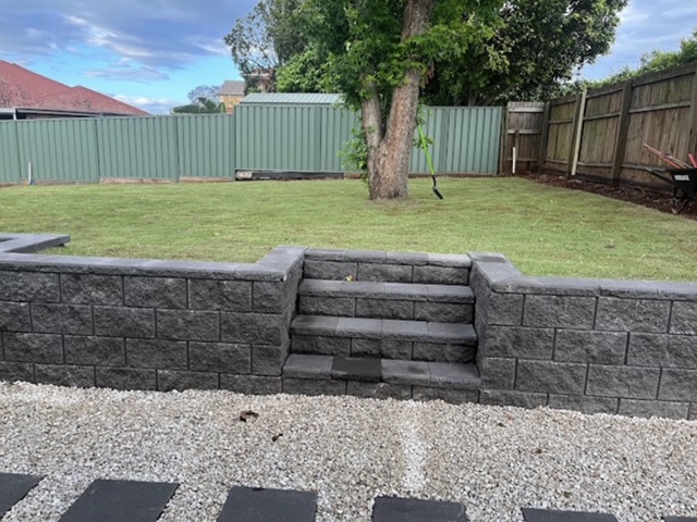 Coastline fencing and Landscaping | 39 Undercliff St, Cliftleigh NSW 2321, Australia | Phone: 0426 480 463