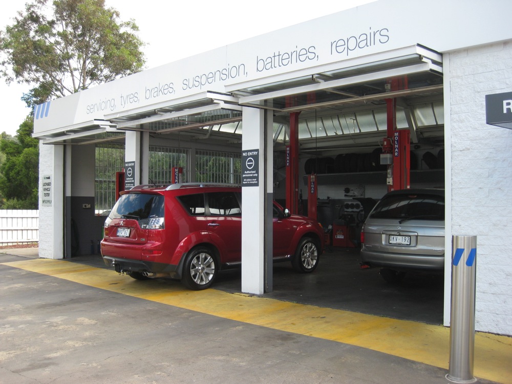 Kmart Tyre & Auto Service | car repair | Shell Coles Express Service Station Corner of Fitzsimons Lane and, Porter St, Templestowe VIC 3106, Australia | 0385857135 OR +61 3 8585 7135