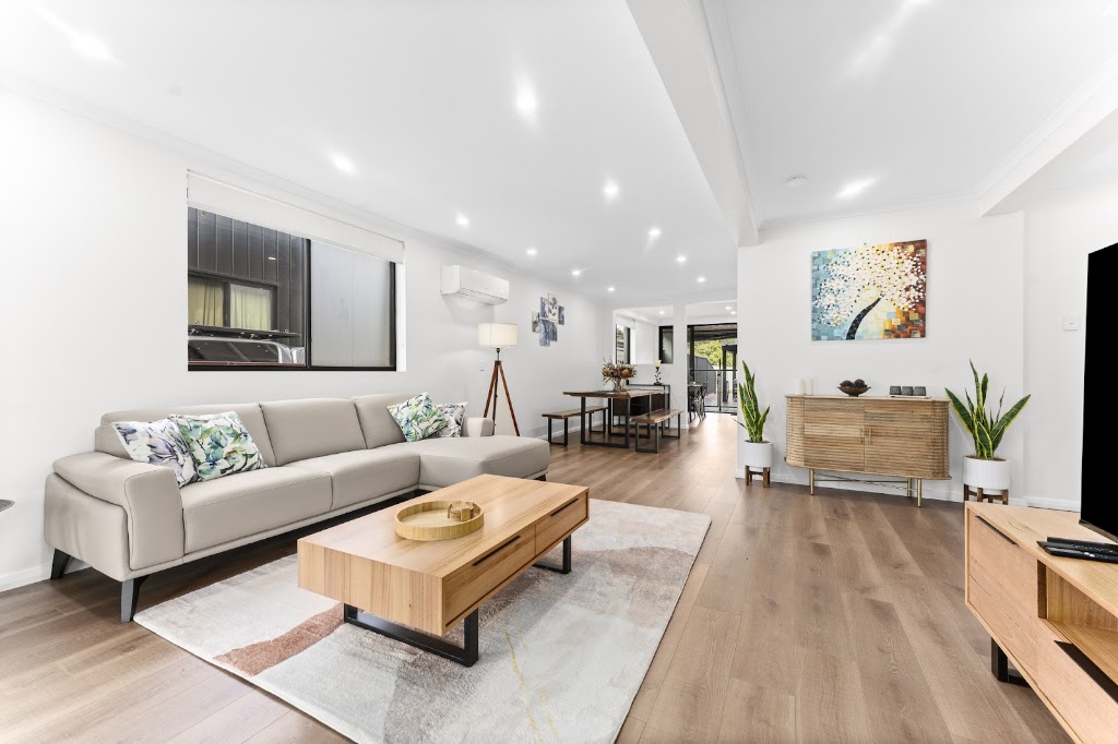 Prime Host: Modern Lakehouse Haven | 16 Wingfield St, Windermere Park NSW 2264, Australia | Phone: 0460 830 837