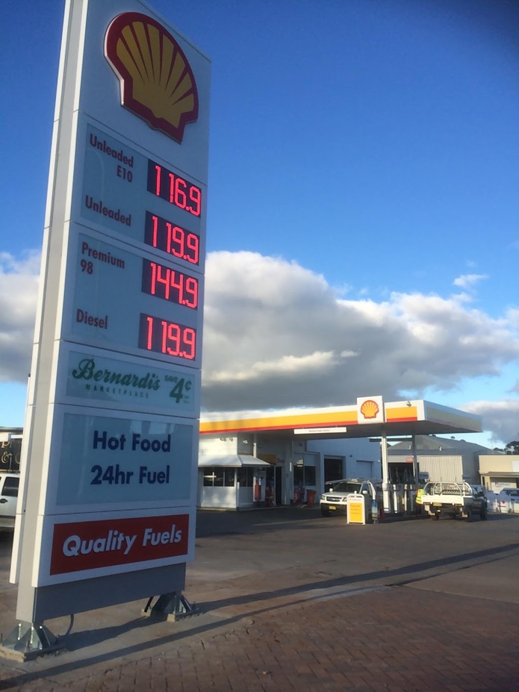 Shell Forbes | gas station | Sherriff St &, Camp St, Forbes NSW 2871, Australia | 0268521973 OR +61 2 6852 1973