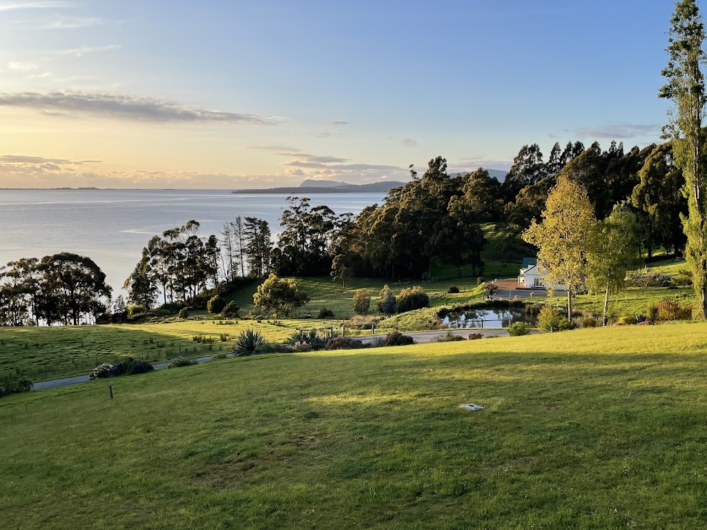 The Cottage at Flowerpot | 30 Flowerpot Jetty Rd, Flowerpot TAS 7163, Australia | Phone: 0403 860 488