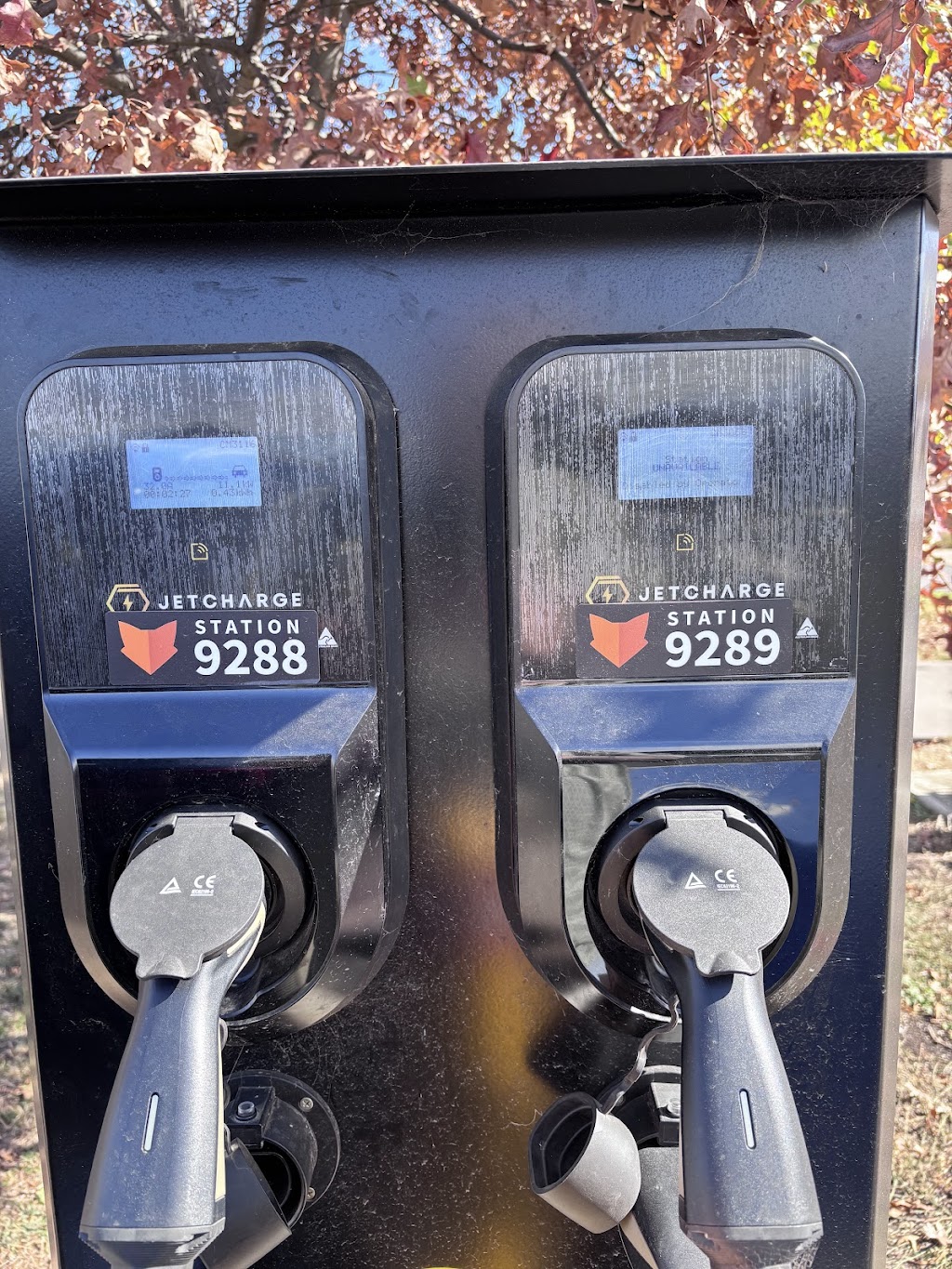 Chargefox Charging Station | 7/25 Caroline Chisholm Dr, Kyneton VIC 3444, Australia | Phone: 1300 518 038