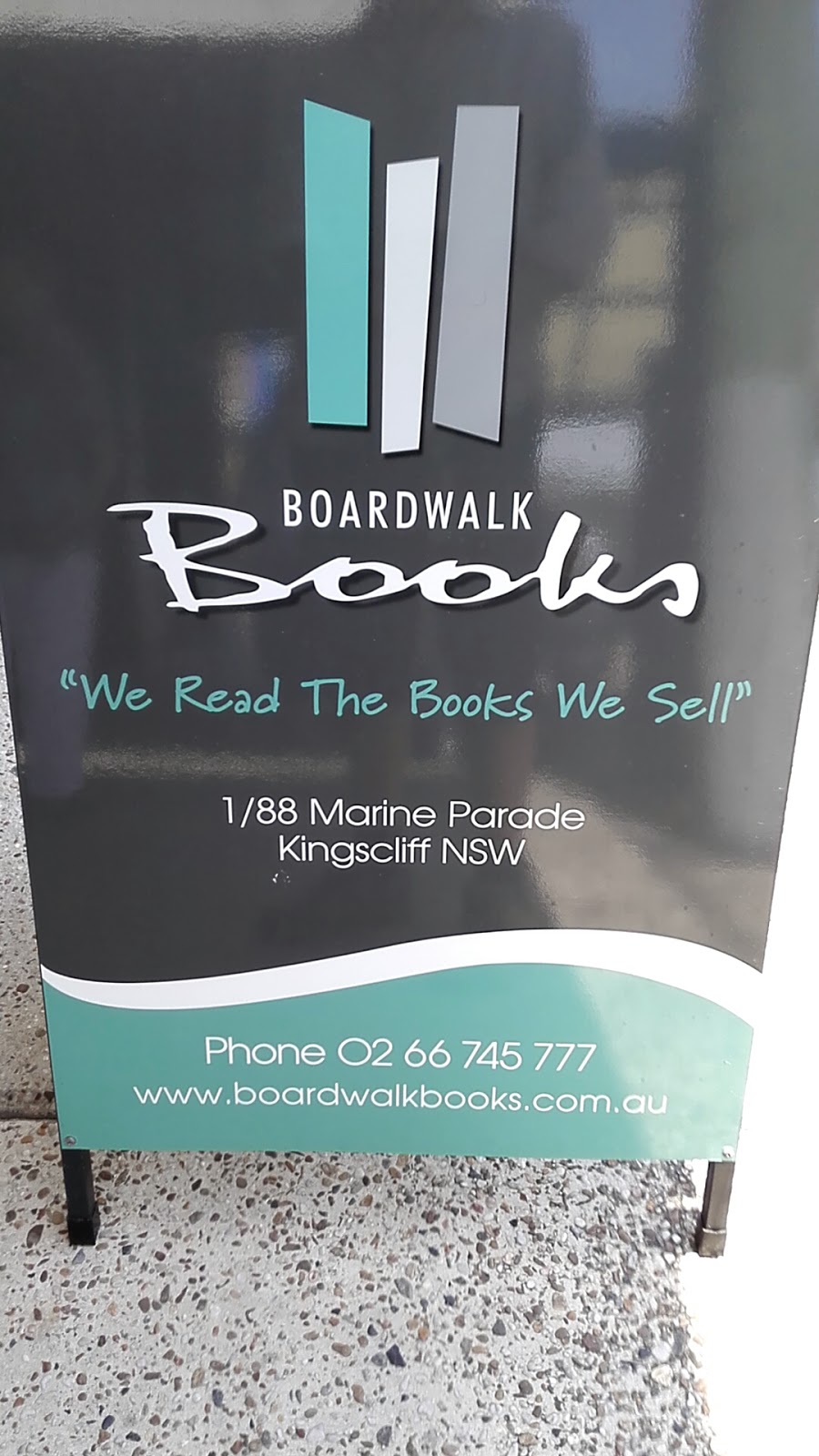 Boardwalk Books | book store | 88 Marine Parade, Kingscliff NSW 2487, Australia | 0266745777 OR +61 2 6674 5777