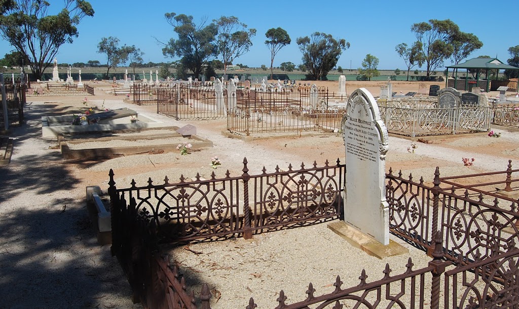 Port Wakefield Public Cemetery | 131 Annie Watt Rd, Port Wakefield SA 5550, Australia