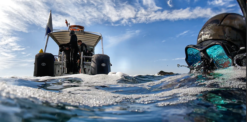 Beneath The Bay | Hanging Rock Boat Ramp, Batemans Bay NSW 2536, Australia | Phone: 0405 838 957