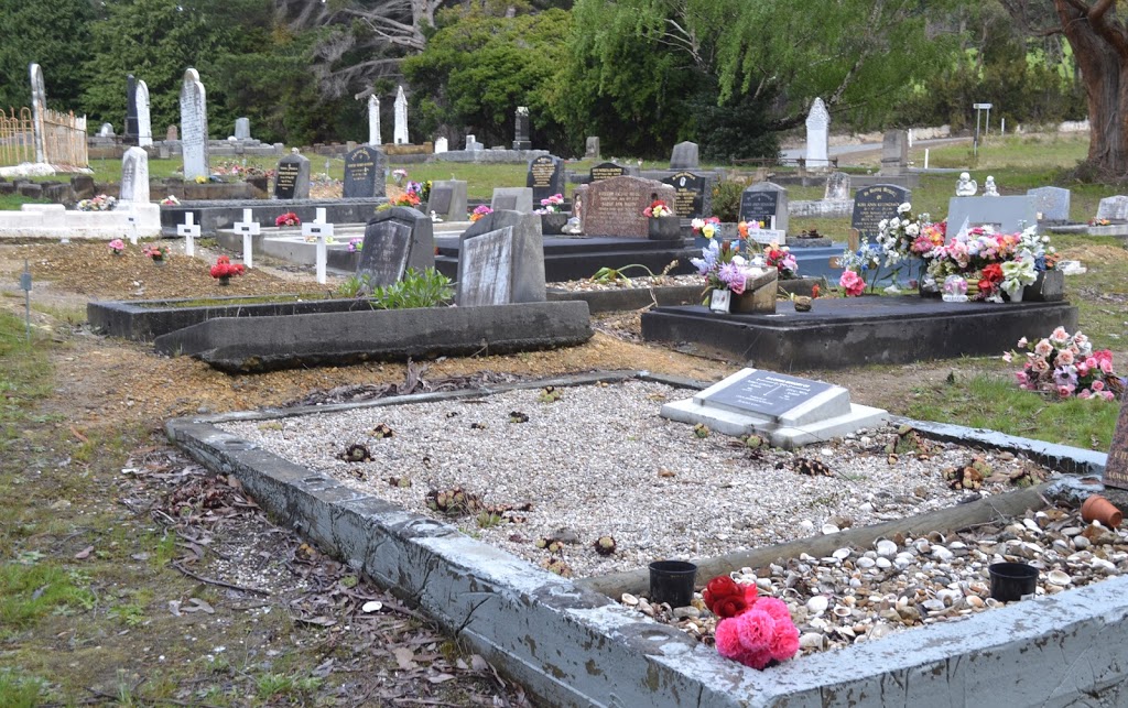 Rural cemetery | cemetery | 405 Scotts Rd, Cairns Bay TAS 7116, Australia