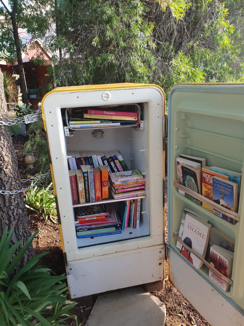 Boan Close Bizzy Bee Library | library | 9 Boan Cl, Florey ACT 2615, Australia