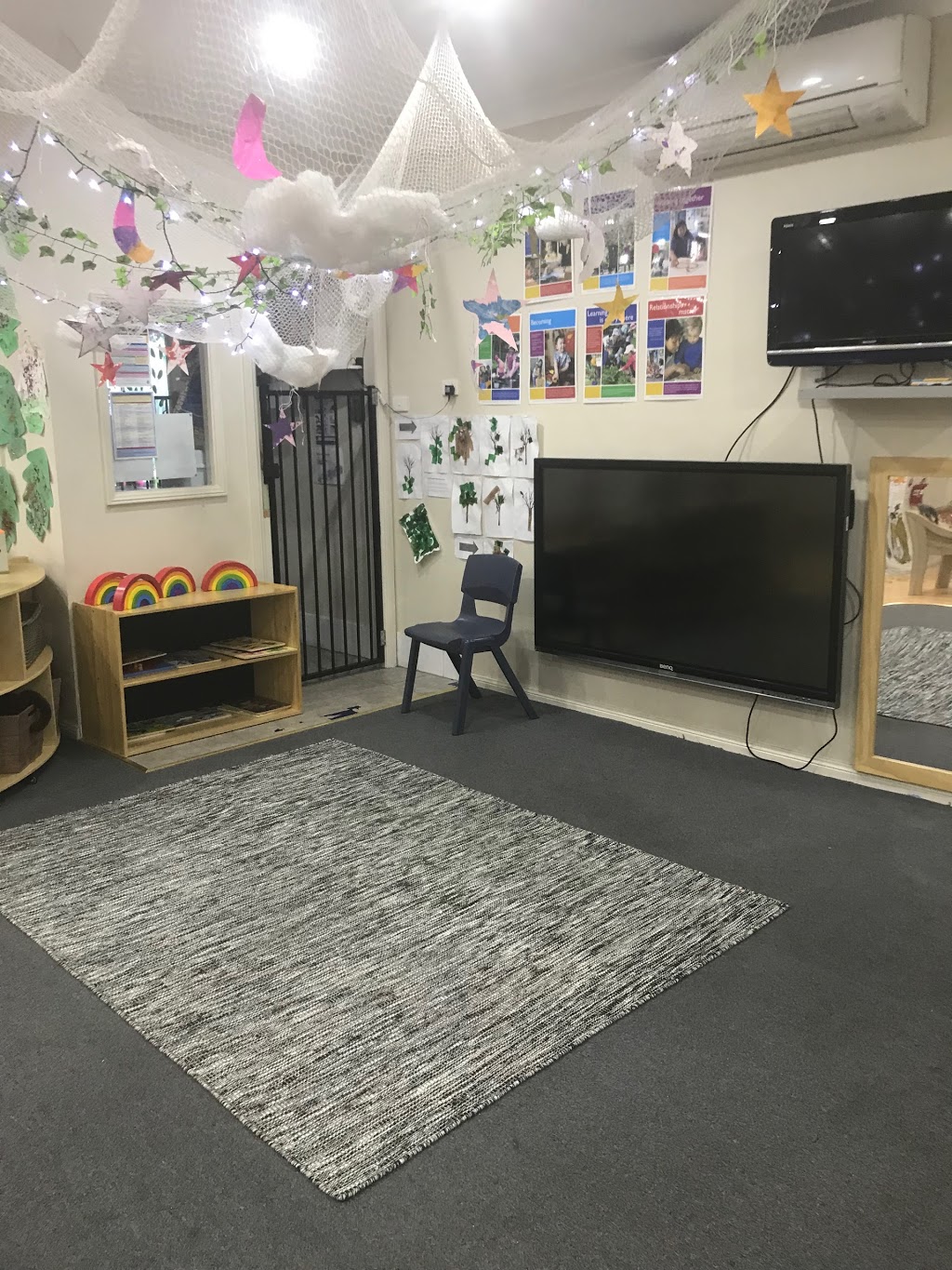 Poka Dot Kids Early Learning Centre | school | 366 Keira St, Wollongong NSW 2500, Australia | 0242262287 OR +61 2 4226 2287