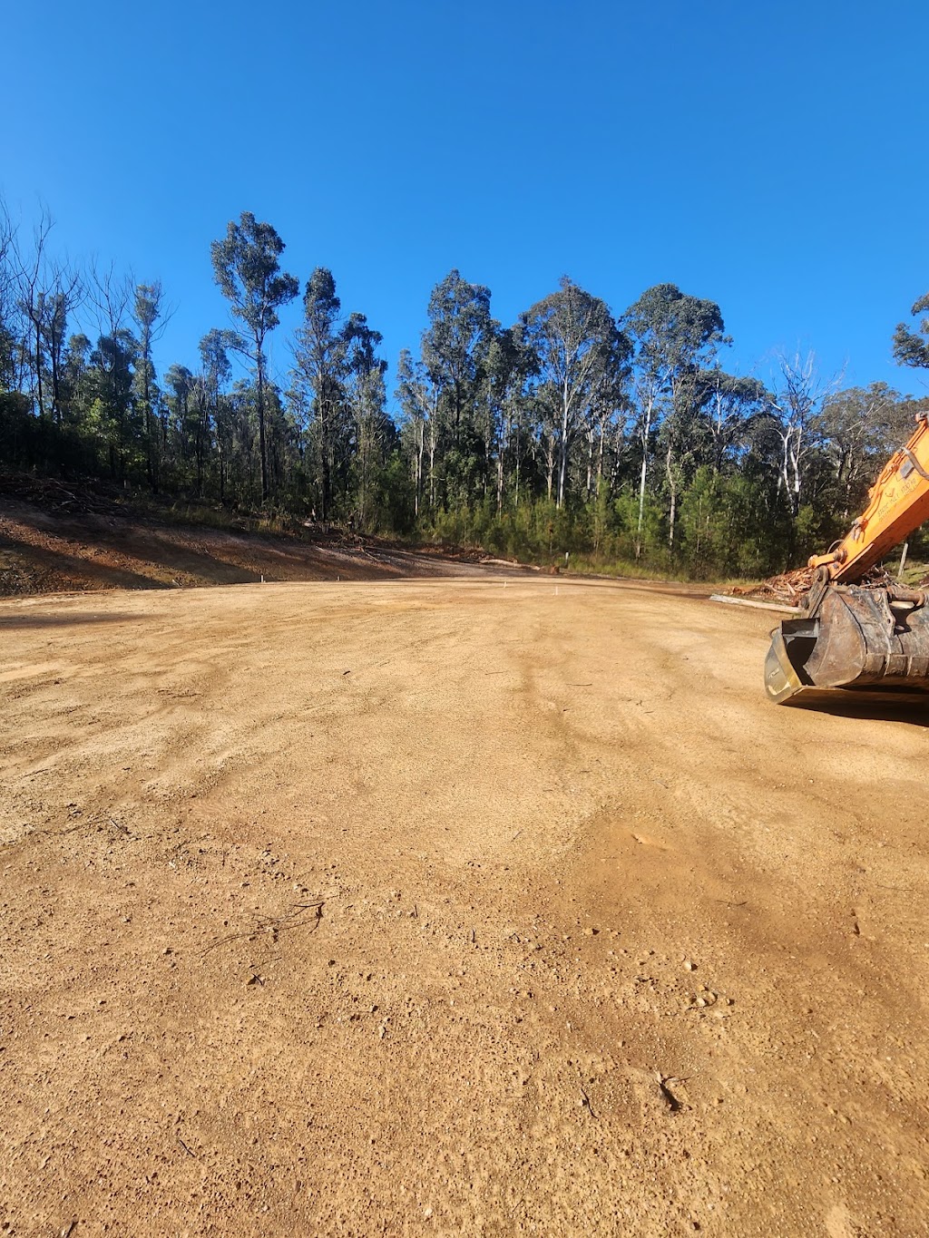 Tomis Bobcat and Excavation | Erie Pl, South Pambula NSW 2549, Australia | Phone: 0447 631 449