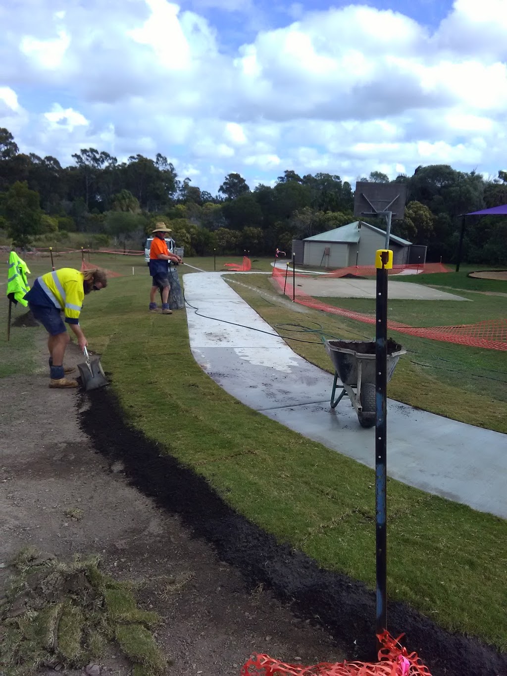 Wide Bay Turf Laying & Landscaping | general contractor | 21 Ti Tree Rd W, Booral QLD 4655, Australia | 0439779843 OR +61 439 779 843