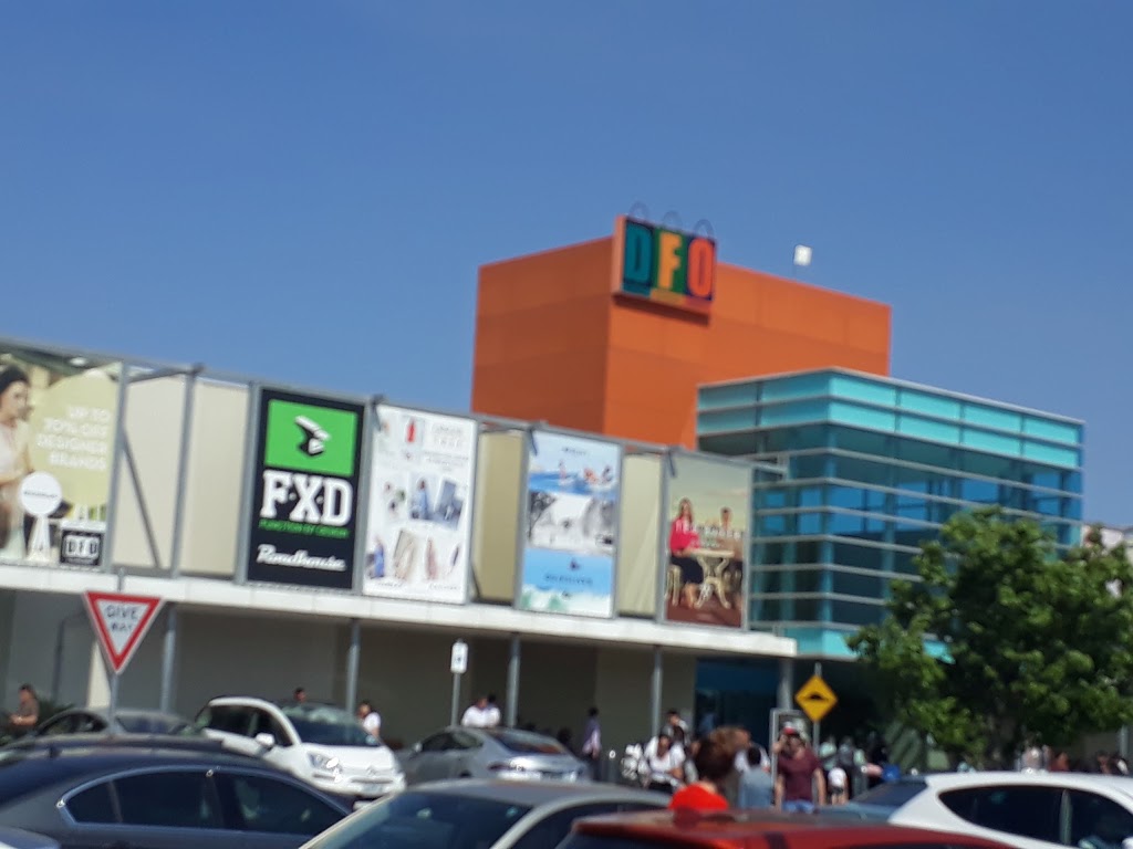 DFO Essendon | shopping mall | 100 Bulla Rd, Essendon VIC 3041, Australia | 0399377222 OR +61 3 9937 7222