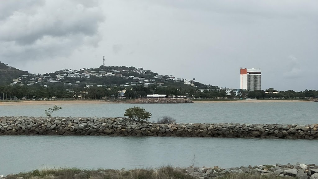 Breakwater Marina |  | 26 Mariners Drive, The Strand, Townsville QLD 4810, Australia | 0747212233 OR +61 7 4721 2233