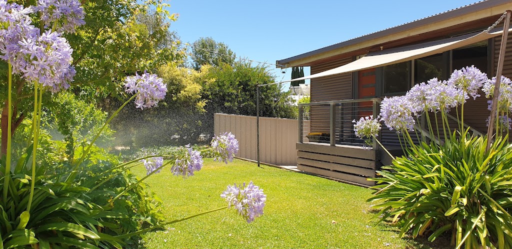 Abbies Cottage Holiday Accommodaion | 14 Wonnangatta Ave, Tawonga South VIC 3698, Australia | Phone: 0419 287 321