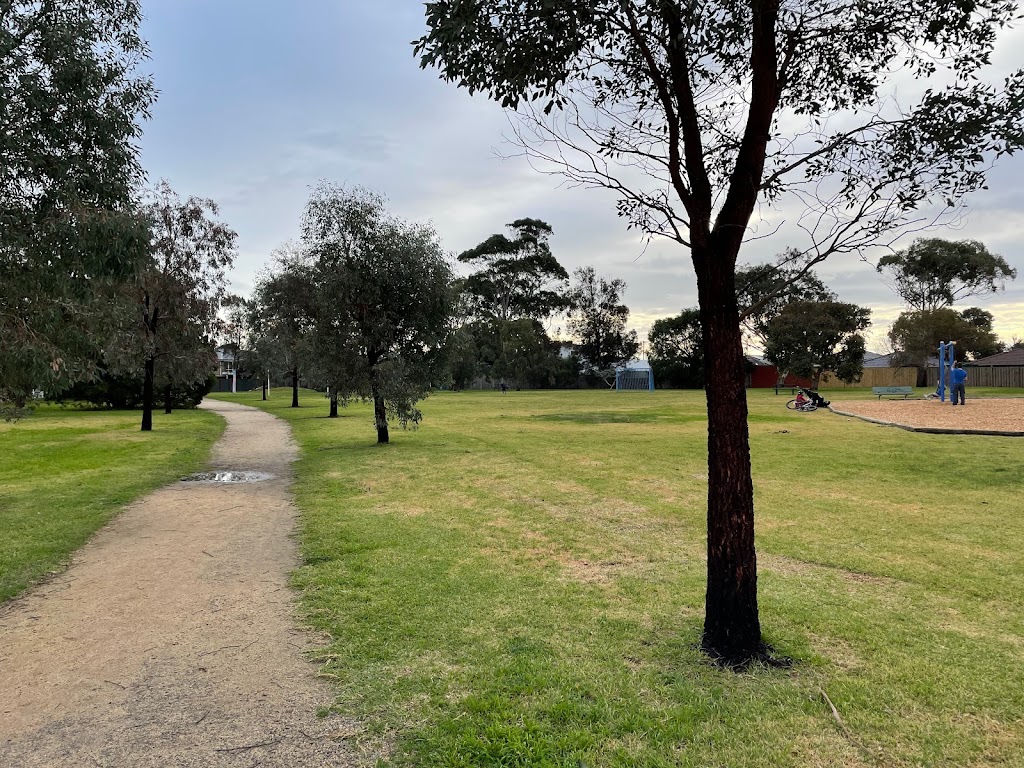 Iluka Reserve Fenced Dog Park | park | 5 Iluka Ave, Aspendale VIC 3195, Australia | 0413231485 OR +61 413 231 485