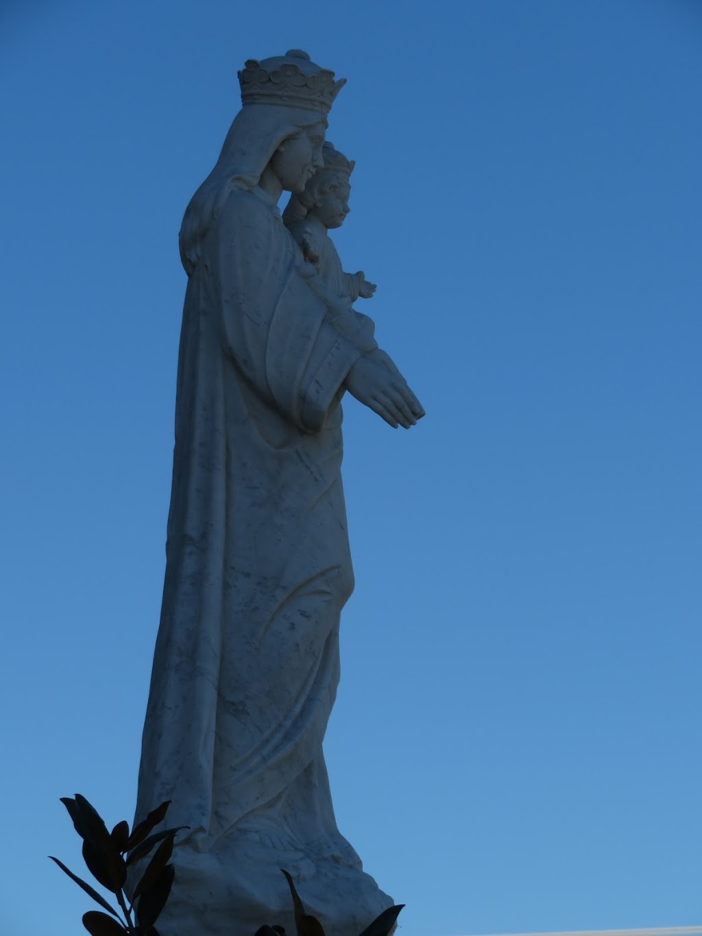 Our Lady Help of Christians Church - Hendra Catholic Church | church | 9 Bowman St, Hendra QLD 4011, Australia | 0732683040 OR +61 7 3268 3040