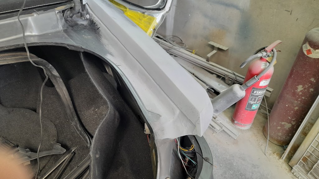 Kanwal Smash Repairs | Factory 15/14-16 Arizona Rd, Charmhaven NSW 2263, Australia | Phone: (02) 4392 2723