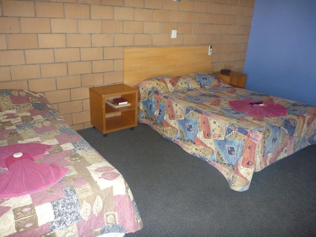 Moranbah Outback Motel | lodging | 61 Mills Ave, Moranbah QLD 4744, Australia | 0749417555 OR +61 7 4941 7555