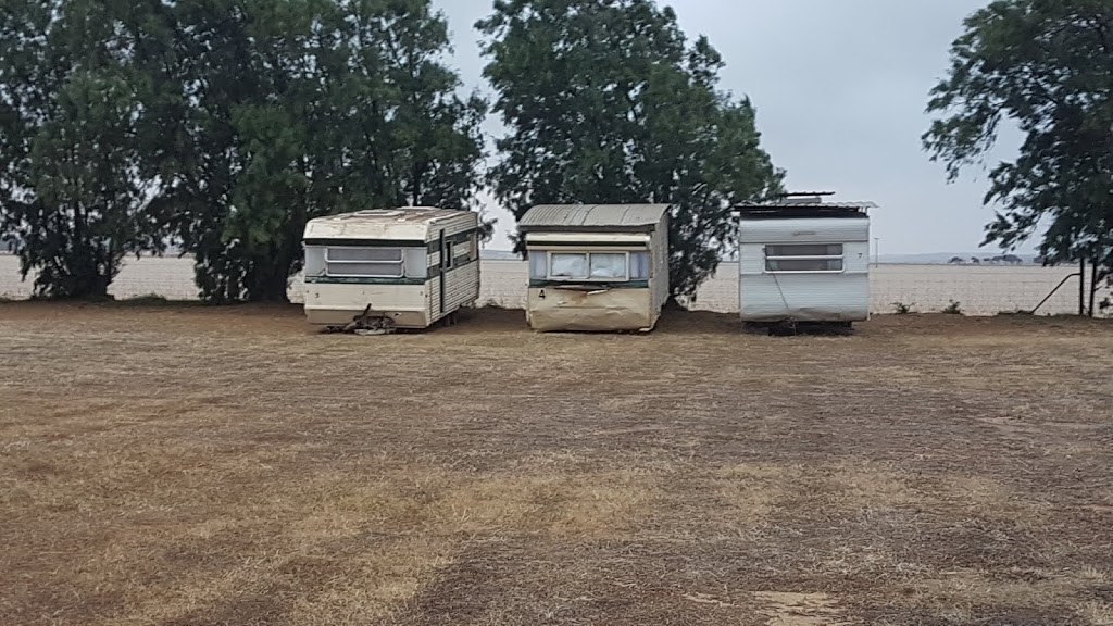 S Bend Caravan Park | rv park | 27 Company Rd, South Greenough WA 6528, Australia | 0899261072 OR +61 8 9926 1072