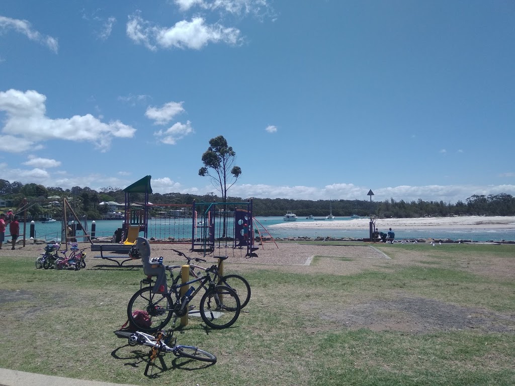 Husky Drive-in Bottle Shop | 42 Owen St, Huskisson NSW 2540, Australia | Phone: (02) 4441 5341