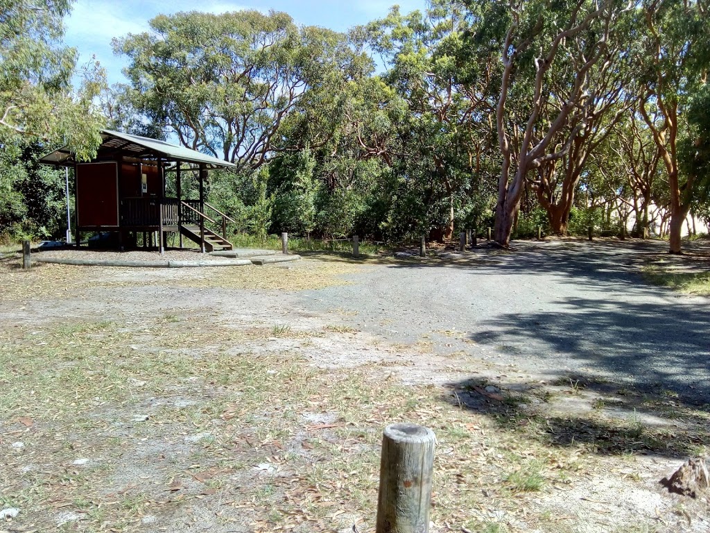 Stewart and Lloyds campground | campground | Mungo Brush Rd, Hawks Nest NSW 2324, Australia | 0265910300 OR +61 2 6591 0300