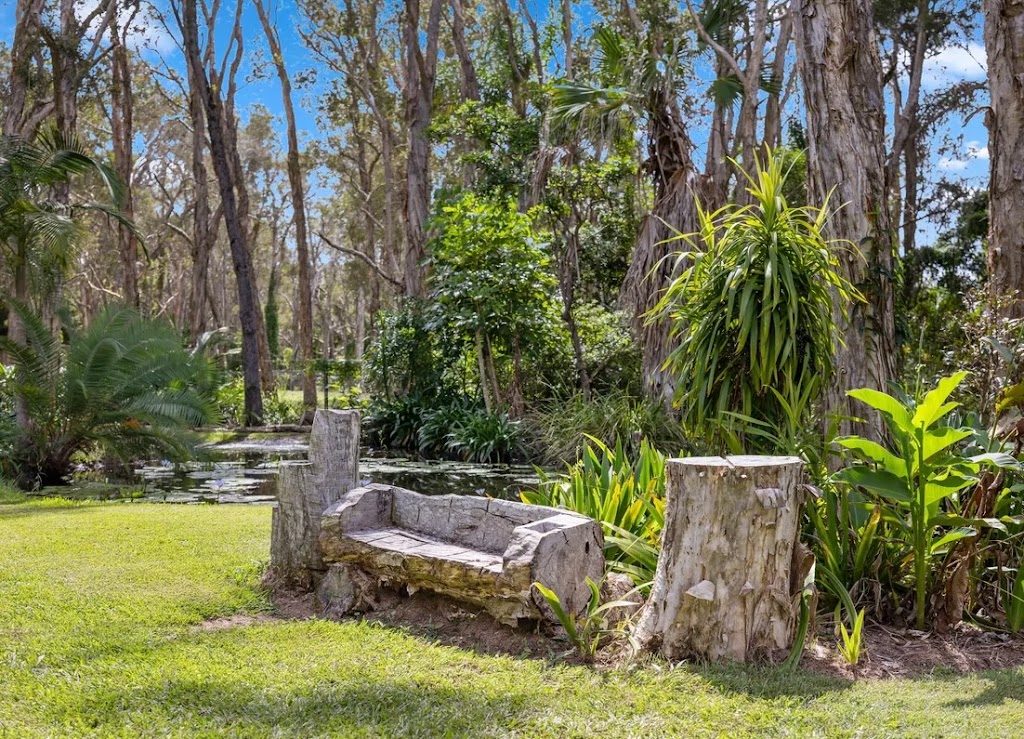 Sandy Beach Bungalow | Level 1/94 Diamond Head Dr, Sandy Beach NSW 2456, Australia | Phone: 0414 469 374