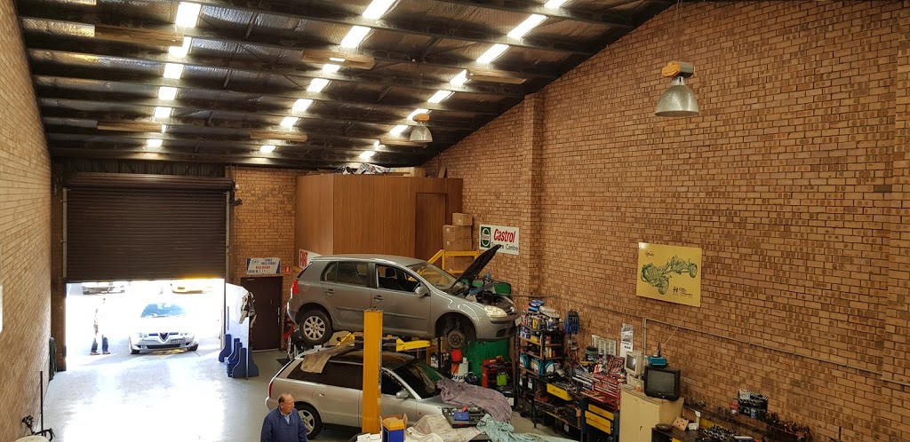 Sunset Strip Automotive | car repair | 5/30 Swan St, Wollongong NSW 2500, Australia | 0242285054 OR +61 2 4228 5054