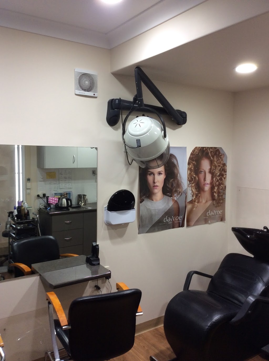 Caroline Toscan Hair studio | hair care | 14 Jacklyn Cl, Boambee NSW 2450, Australia | 0437581663 OR +61 437 581 663