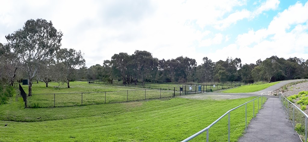 Victor Harbor Dog Park | park | Oval Park Rd, Victor Harbor SA 5211, Australia | 0885510500 OR +61 8 8551 0500